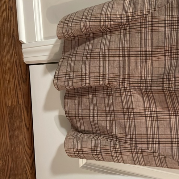 BCBG Max Azria knee-length belted plaid skirt with flounced back, size 2 - Picture 5 of 7